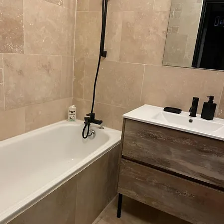 By Neptune - Bali Jacuzzi * Boissy-Saint-Léger