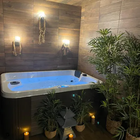 By Neptune - Bali Jacuzzi